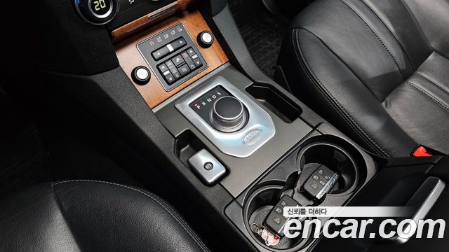 Land Rover Discovery 4 3.0 SDV6 SE 2014 — фото 9