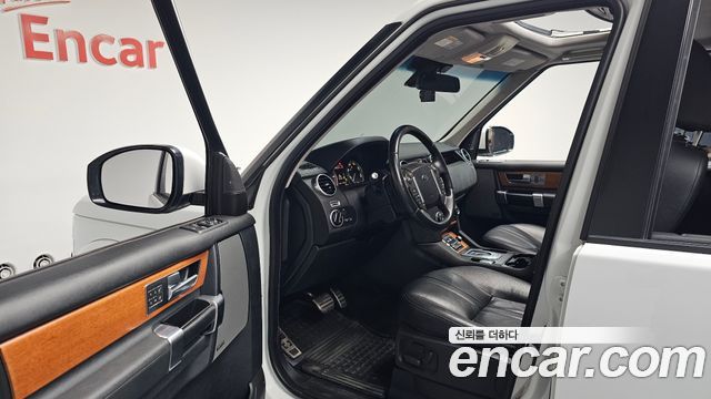 Land Rover Discovery 4 3.0 SDV6 SE 2014 — фото 10