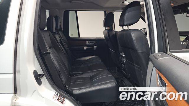 Land Rover Discovery 4 3.0 SDV6 SE 2014 — фото 11