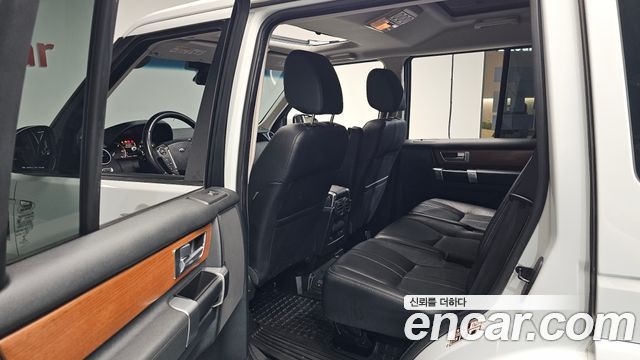 Land Rover Discovery 4 3.0 SDV6 SE 2014 — фото 12