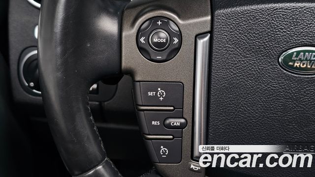 Land Rover Discovery 4 3.0 SDV6 SE 2014 — фото 14