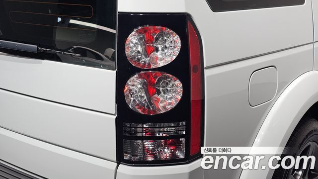 Land Rover Discovery 4 3.0 SDV6 SE 2014 — фото 23