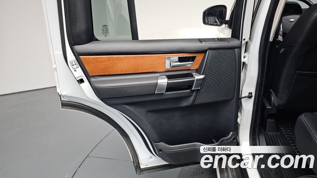 Land Rover Discovery 4 3.0 SDV6 SE 2014 — фото 25