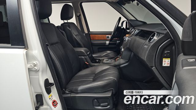 Land Rover Discovery 4 3.0 SDV6 SE 2014 — фото 26