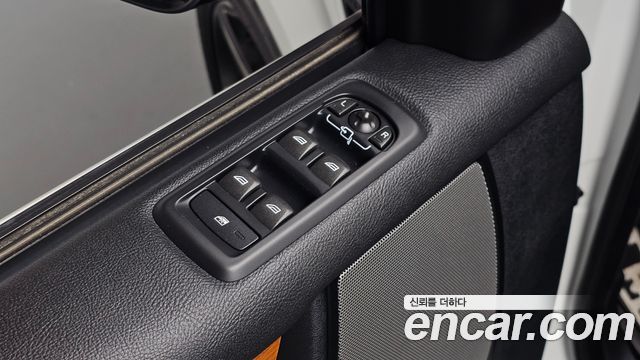 Land Rover Discovery 4 3.0 SDV6 SE 2014 — фото 31