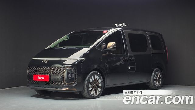 Hyundai Staria 4WD Lounge 9-Seater Prestige 2023 — фото 1