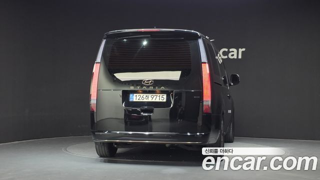 Hyundai Staria 4WD Lounge 9-Seater Prestige 2023 — фото 4