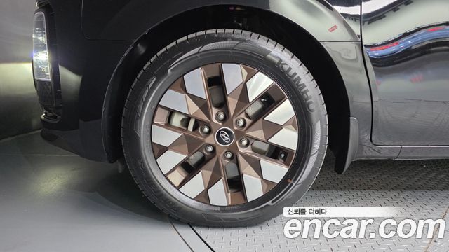 Hyundai Staria 4WD Lounge 9-Seater Prestige 2023 — фото 5