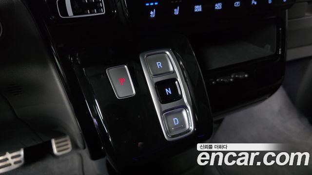 Hyundai Staria 4WD Lounge 9-Seater Prestige 2023 — фото 9