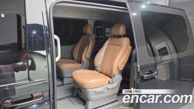 Hyundai Staria 4WD Lounge 9-Seater Prestige 2023 — фото 11