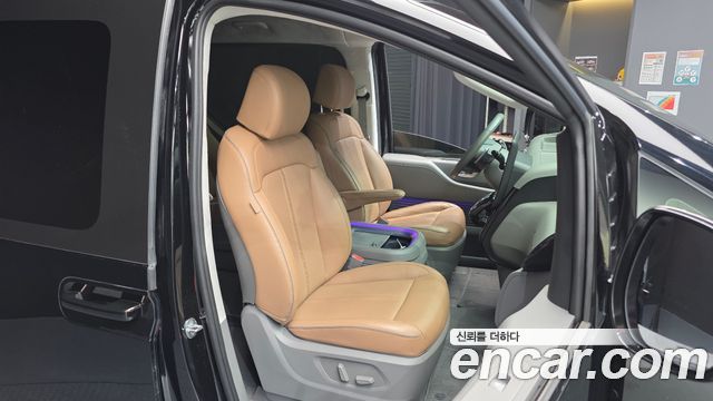 Hyundai Staria 4WD Lounge 9-Seater Prestige 2023 — фото 12