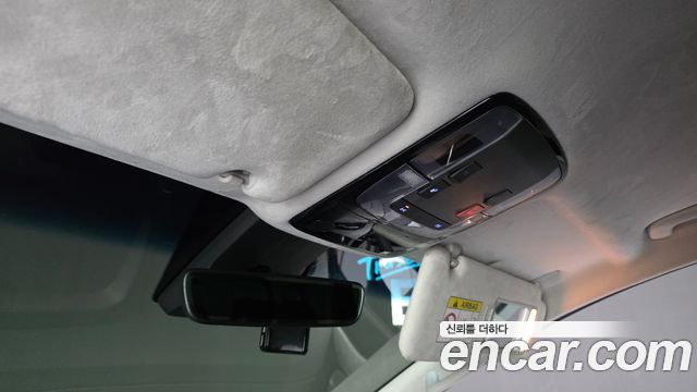 Hyundai Staria 4WD Lounge 9-Seater Prestige 2023 — фото 17