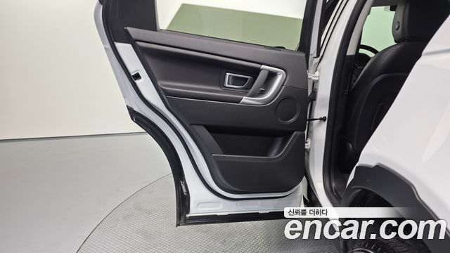 Land Rover Discovery Sport 2.0 TD4 SE (150PS) 2018 — фото 25