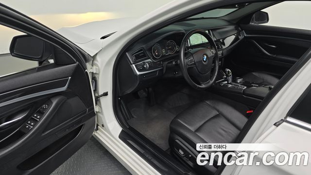 BMW 5 Series (F10) 520d xDrive 2014 — фото 10