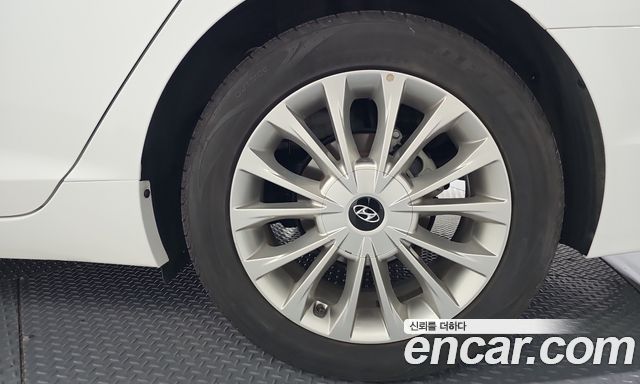 Hyundai Sonata (LF) 2.0 Care+ 2017 — фото 21