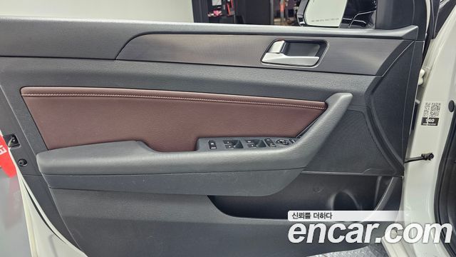 Hyundai Sonata (LF) 2.0 Care+ 2017 — фото 24