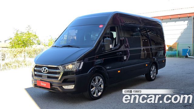 Hyundai Solati 16-seater Luxury