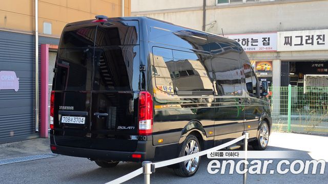 Hyundai Solati 16-seater Luxury 2023 — фото 2