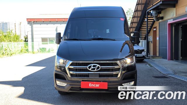 Hyundai Solati 16-seater Luxury 2023 — фото 3