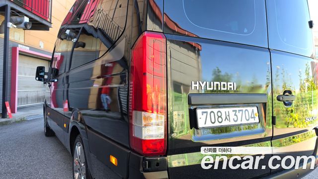 Hyundai Solati 16-seater Luxury 2023 — фото 23