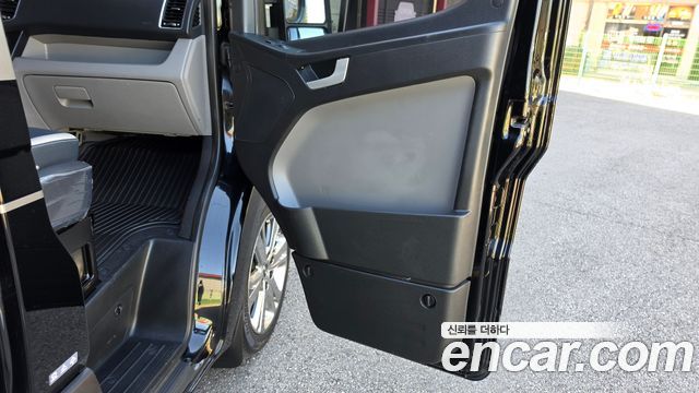 Hyundai Solati 16-seater Luxury 2023 — фото 24