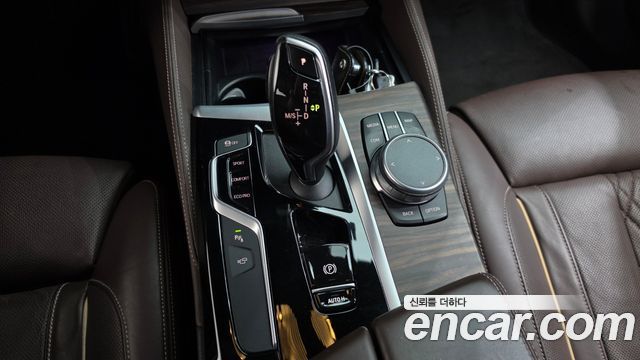 BMW 5 Series (G30) 520d xDrive M Sport Package Plus 2020 — фото 9