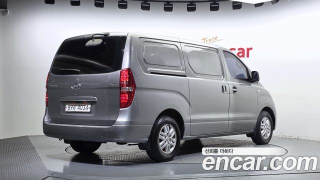 Hyundai Grand Starex 3-Seater VAN Smart 2018 — фото 2