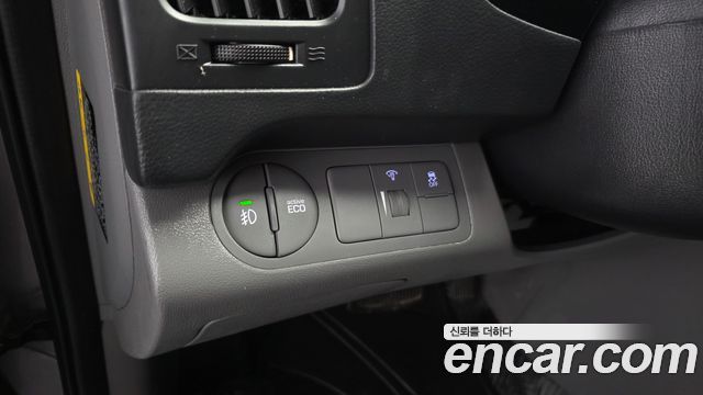 Hyundai Grand Starex 3-Seater VAN Smart 2018 — фото 27