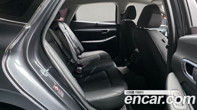 Hyundai Sonata (DN8) 2.0 Premium Family 2020 — фото 11