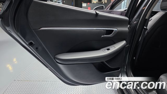 Hyundai Sonata (DN8) 2.0 Premium Family 2020 — фото 25
