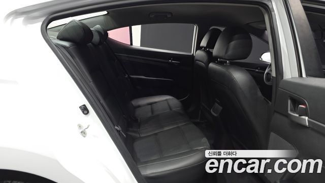 Hyundai Avante (AD) 1.6 GDI Value Plus 2017 — фото 16