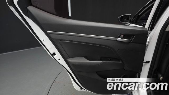 Hyundai Avante (AD) 1.6 GDI Value Plus 2017 — фото 31