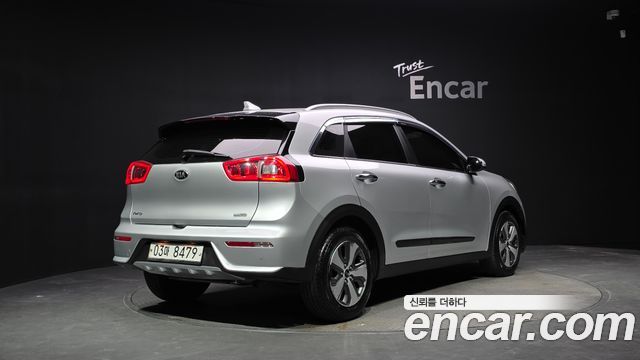 Kia Niro Noblesse 2018 — фото 2