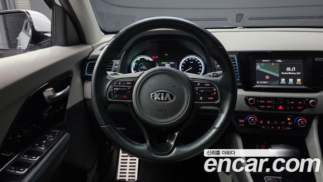 Kia Niro Noblesse 2018 — фото 13