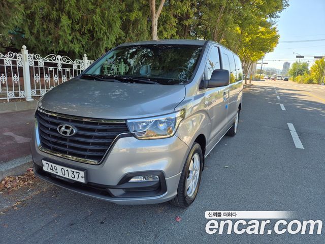 Hyundai Grand Starex 4WD Wagon 12-Seater Smart