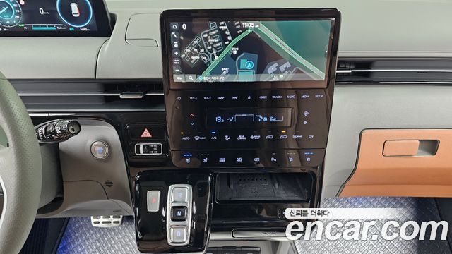 Hyundai Staria HEV 1.6 Lounge 7-Seater Inspiration 2025 — фото 12