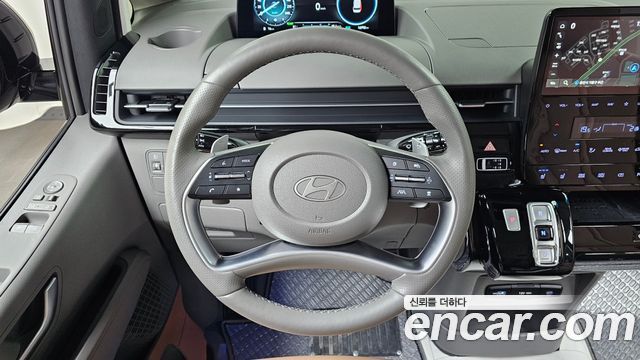 Hyundai Staria HEV 1.6 Lounge 7-Seater Inspiration 2025 — фото 13