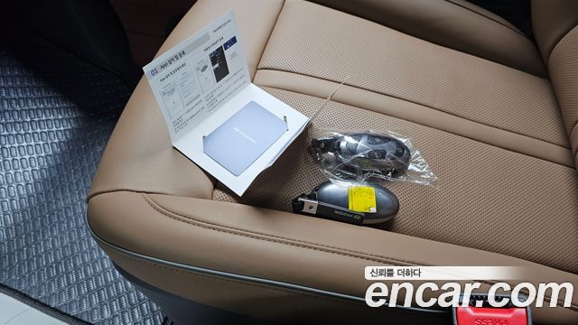 Hyundai Staria HEV 1.6 Lounge 7-Seater Inspiration 2025 — фото 15