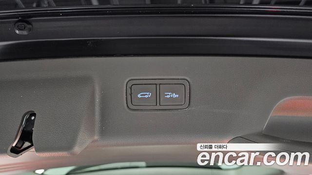 Hyundai Staria HEV 1.6 Lounge 7-Seater Inspiration 2025 — фото 16