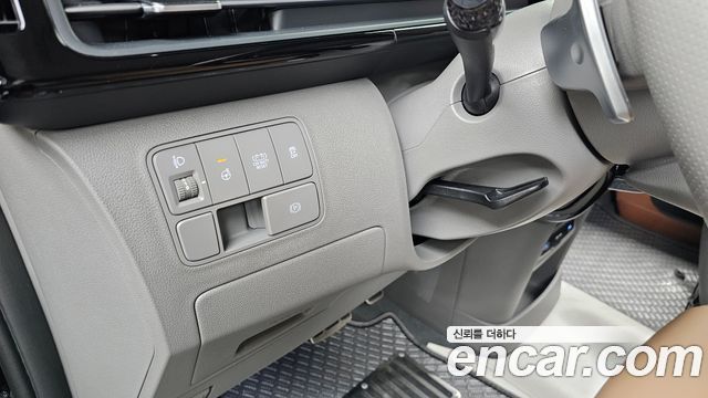 Hyundai Staria HEV 1.6 Lounge 7-Seater Inspiration 2025 — фото 20