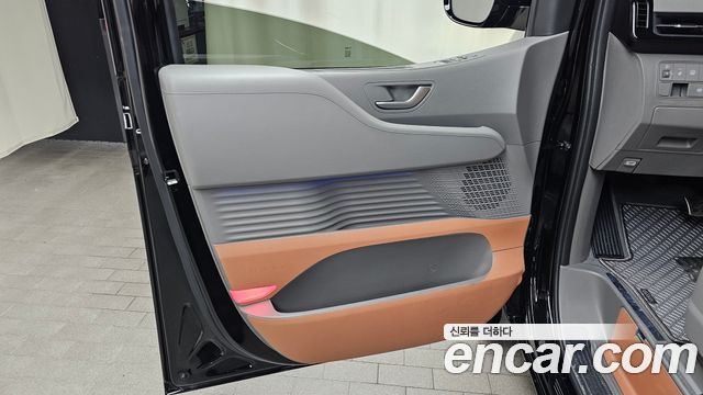 Hyundai Staria HEV 1.6 Lounge 7-Seater Inspiration 2025 — фото 24