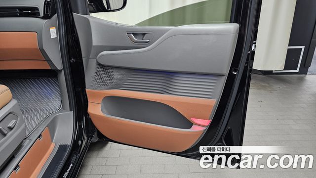 Hyundai Staria HEV 1.6 Lounge 7-Seater Inspiration 2025 — фото 25