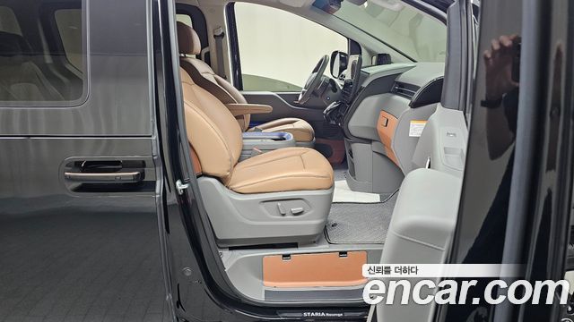 Hyundai Staria HEV 1.6 Lounge 7-Seater Inspiration 2025 — фото 26
