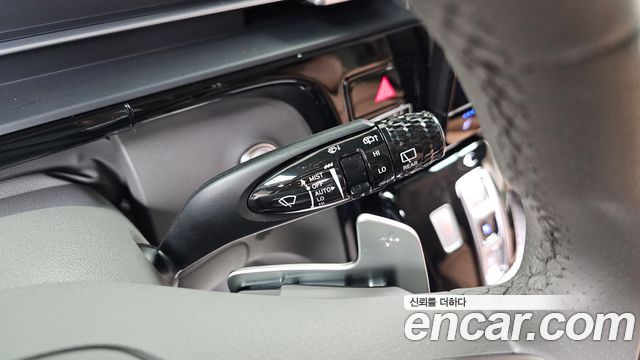 Hyundai Staria HEV 1.6 Lounge 7-Seater Inspiration 2025 — фото 27