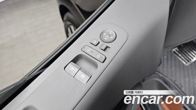 Hyundai Staria HEV 1.6 Lounge 7-Seater Inspiration 2025 — фото 28