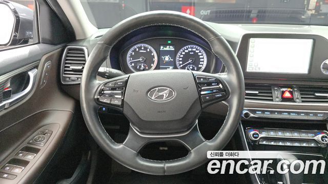 Hyundai Grandeur (IG) 3.0 Exclusive Special 2018 — фото 13