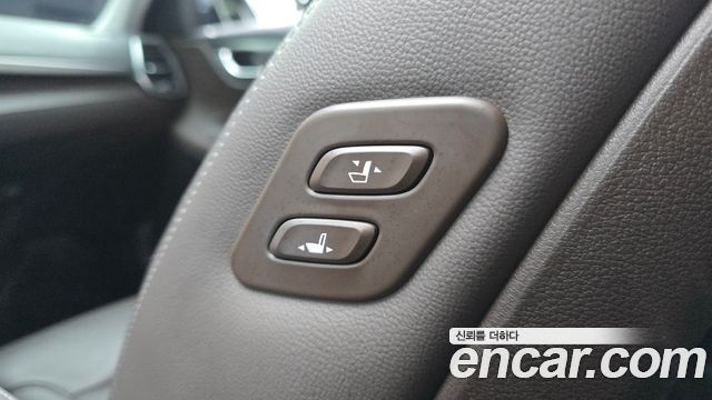 Hyundai Grandeur (IG) 3.0 Exclusive Special 2018 — фото 31