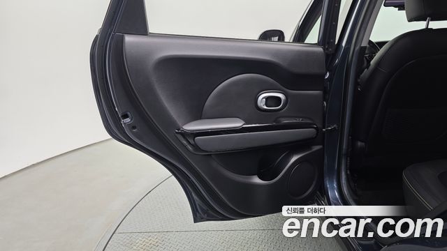 Kia Soul 1.6 GDi Prestige 2015 — фото 25