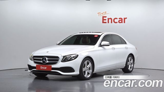 Mercedes-Benz E-Class (W213) E220d Avantgarde 2017 — фото 1