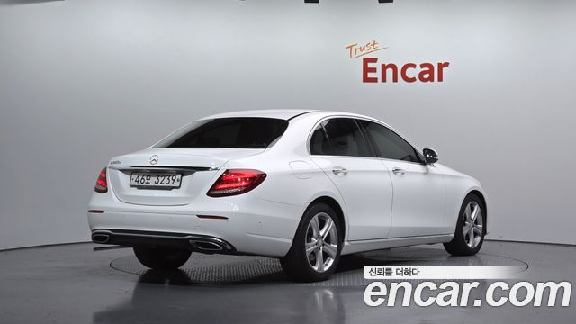 Mercedes-Benz E-Class (W213) E220d Avantgarde 2017 — фото 2